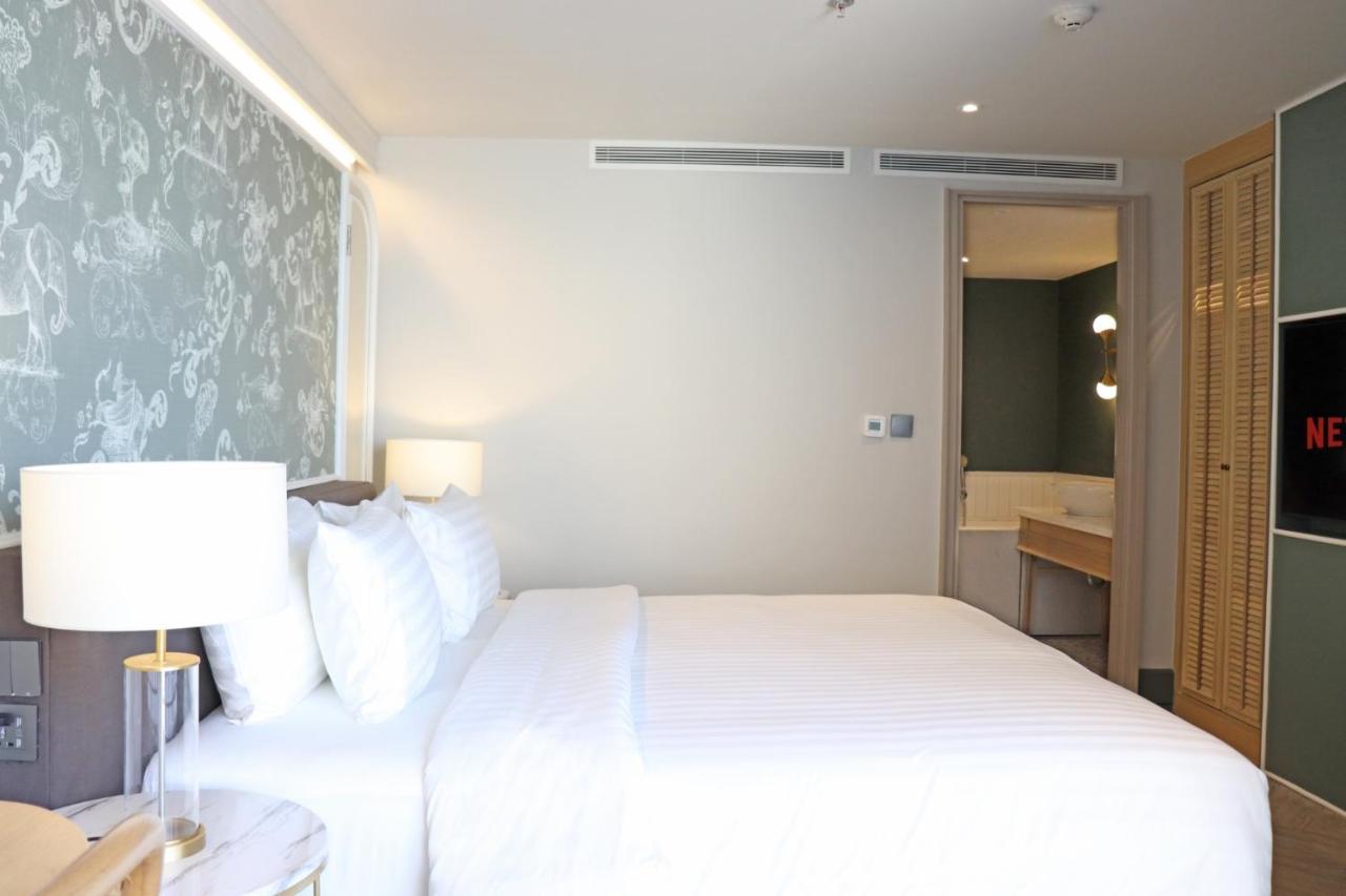 โรงแรม The Quarter Chaophraya By Uhg
