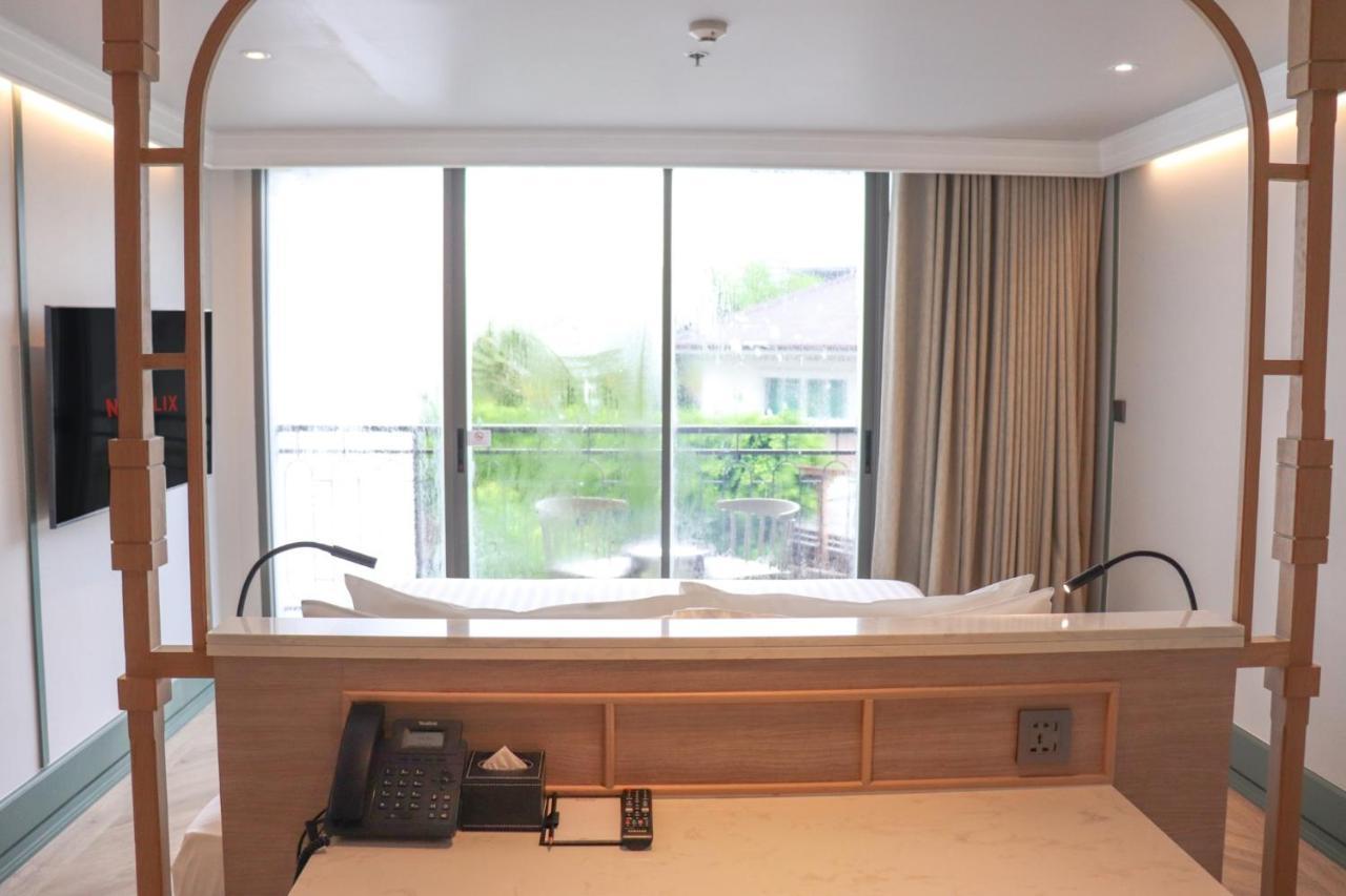 โรงแรม The Quarter Chaophraya By Uhg 4*